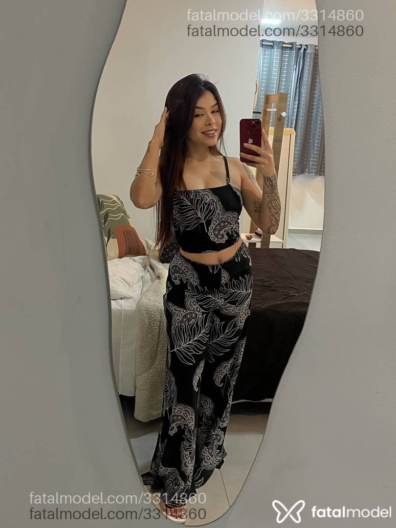Acompanhante mulher morena (o) de olhos castanhos - Mel