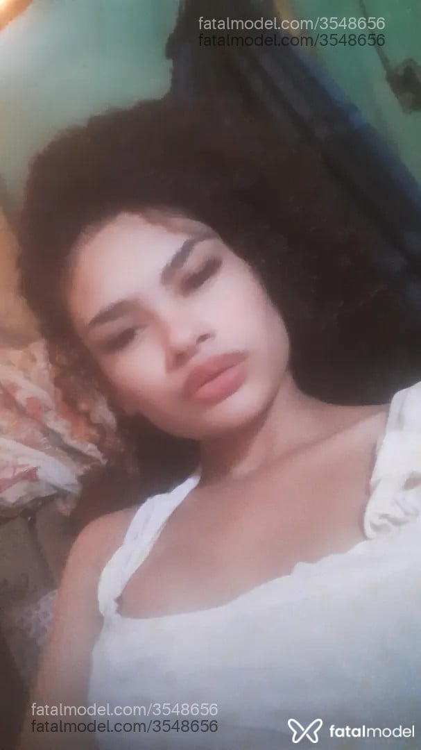 Acompanhante mulher com cabelo castanho de olhos castanhos - Morena