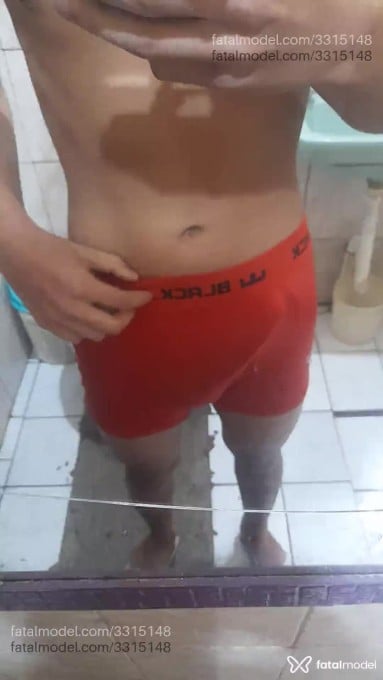 Acompanhante homem morena (o) de olhos castanhos em Pinhais Acompanhante homem morena (o) de olhos castanhos em Pinhais - Juliano