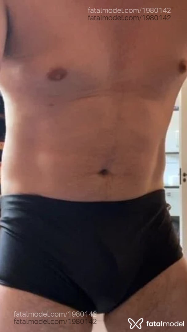 Acompanhante homem morena (o) de olhos pretos - Papaicasado