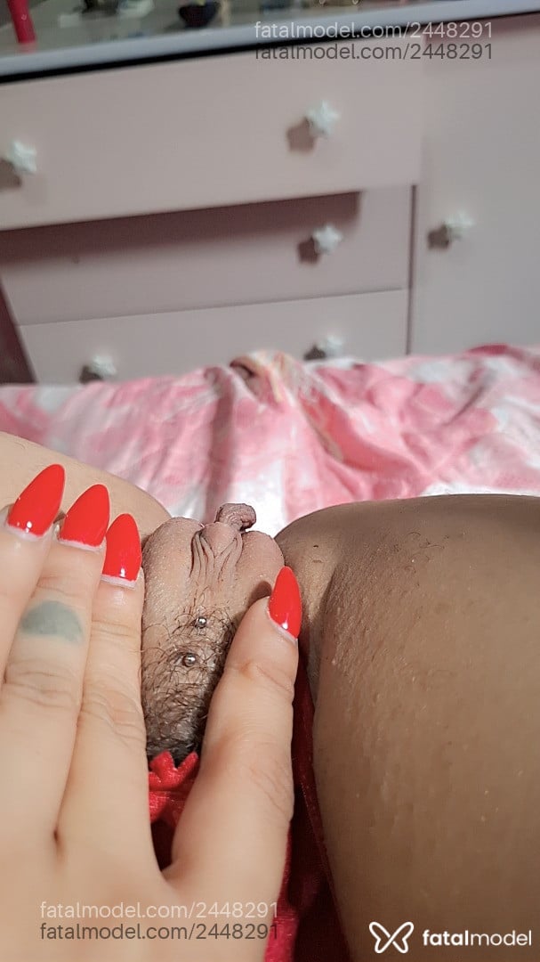 Acompanhante mulher morena (o) de olhos pretos - Parazinha