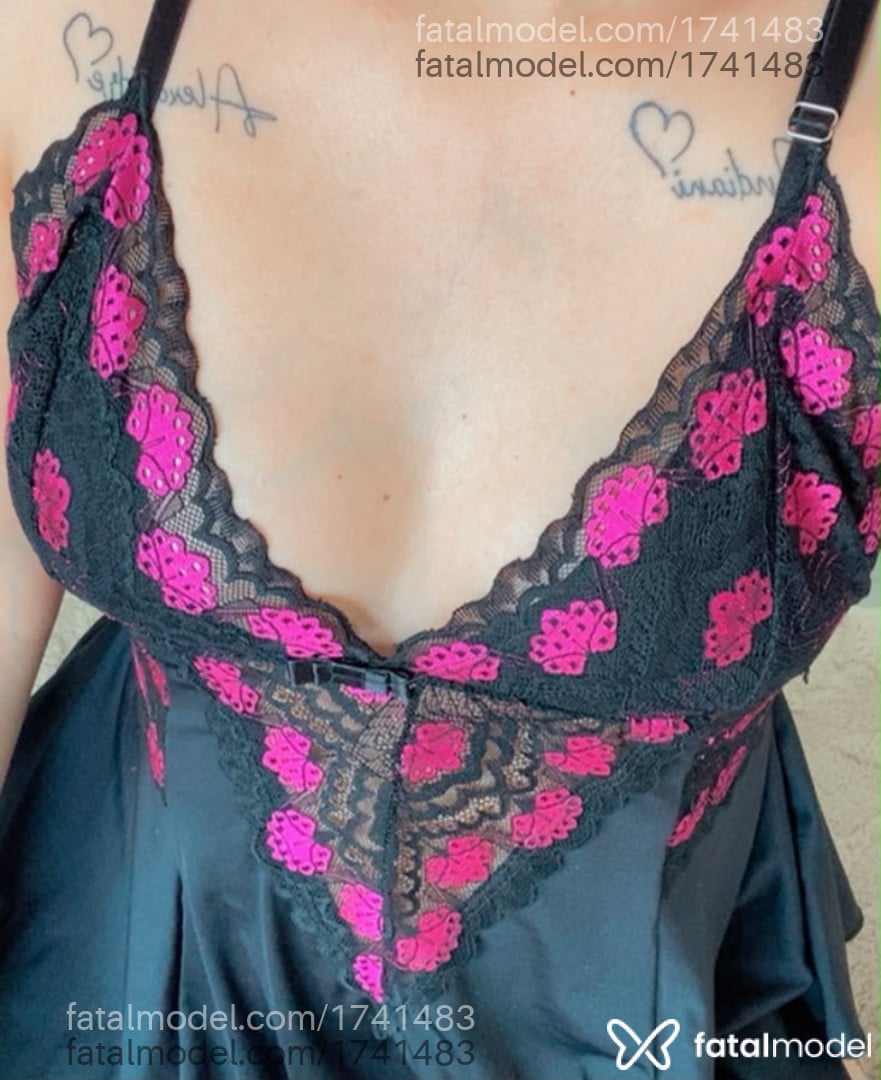 Acompanhante mulher com cabelo castanho de olhos castanhos - Bruna