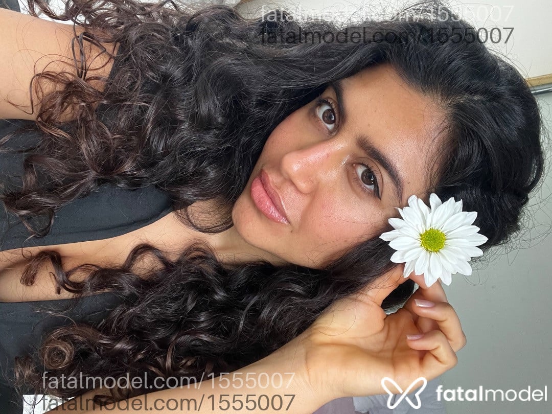 Acompanhante mulher com cabelo castanho de olhos castanhos - Ludovica