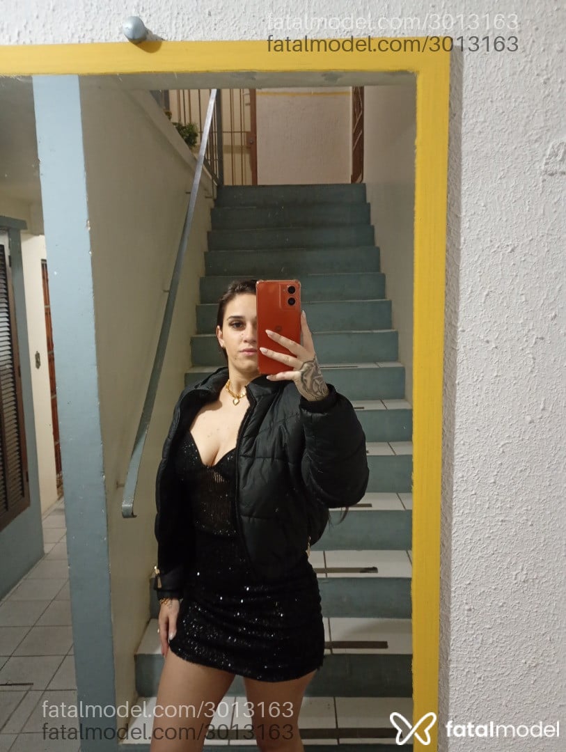 Acompanhante mulher morena (o) de olhos castanhos - Bruna