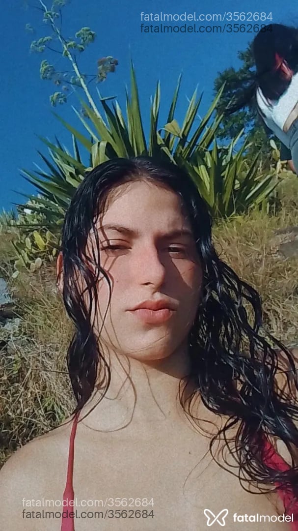 Acompanhante mulher morena (o) de olhos castanhos - Larissa Albuquer