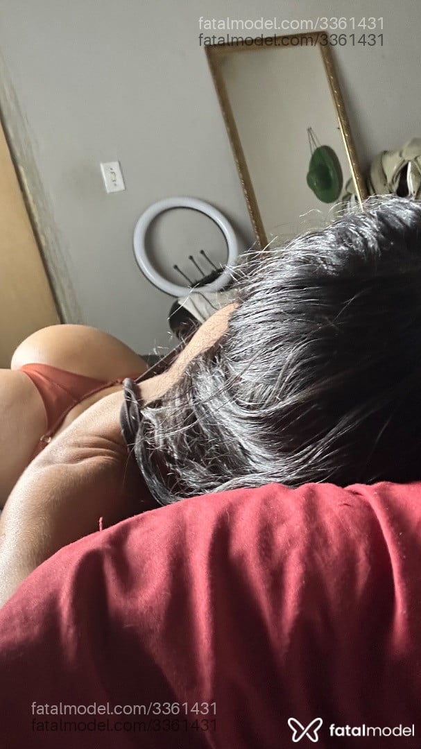 Acompanhante mulher morena (o) de olhos castanhos - Pandora