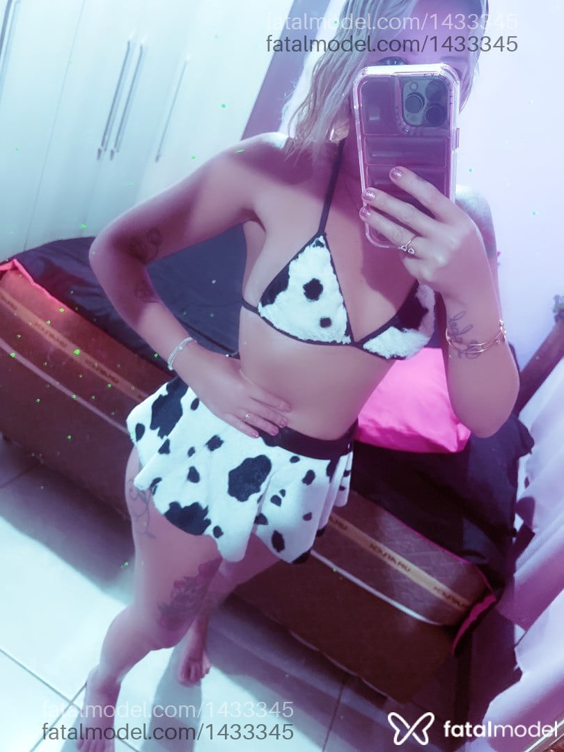 Acompanhante mulher morena (o) de olhos verdes - Bia Bianchi