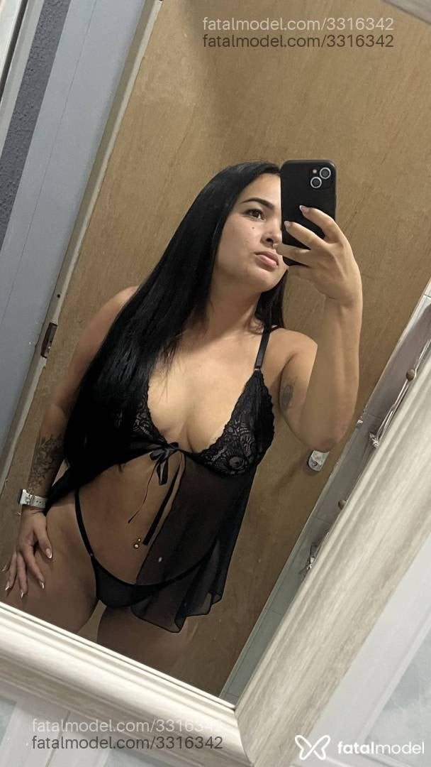 Acompanhante mulher morena (o) de olhos pretos - Mel