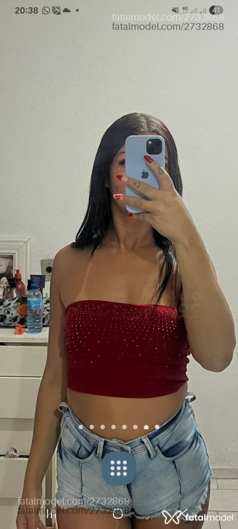 Acompanhante mulher trans morena (o) de olhos castanhos - Bella