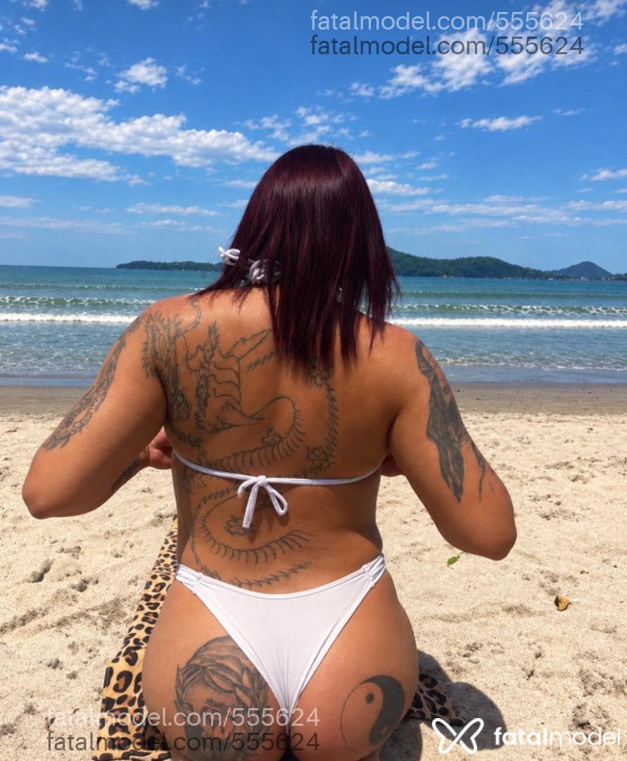 Acompanhante mulher trans morena (o) de olhos castanhos - Luana Caiçara