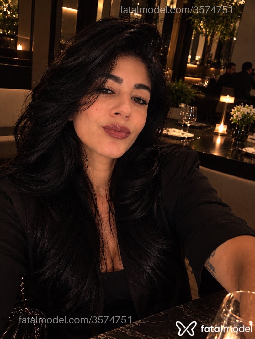 Acompanhante mulher morena (o) de olhos castanhos - Patrícia Martins