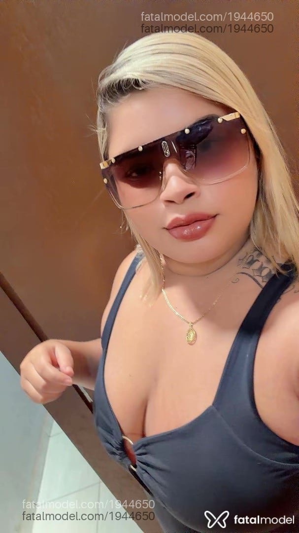 Acompanhante mulher com cabelo castanho de olhos castanhos - Daniella