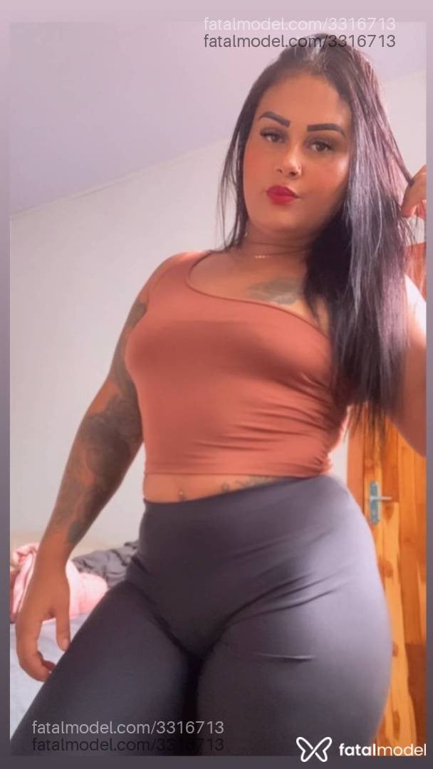 Acompanhante mulher morena (o) de olhos castanhos - Cristinna