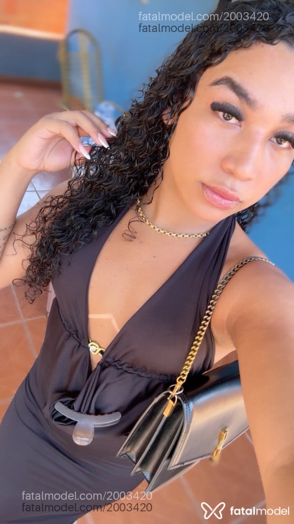 Acompanhante mulher trans morena (o) de olhos castanhos - Fernanda Silva