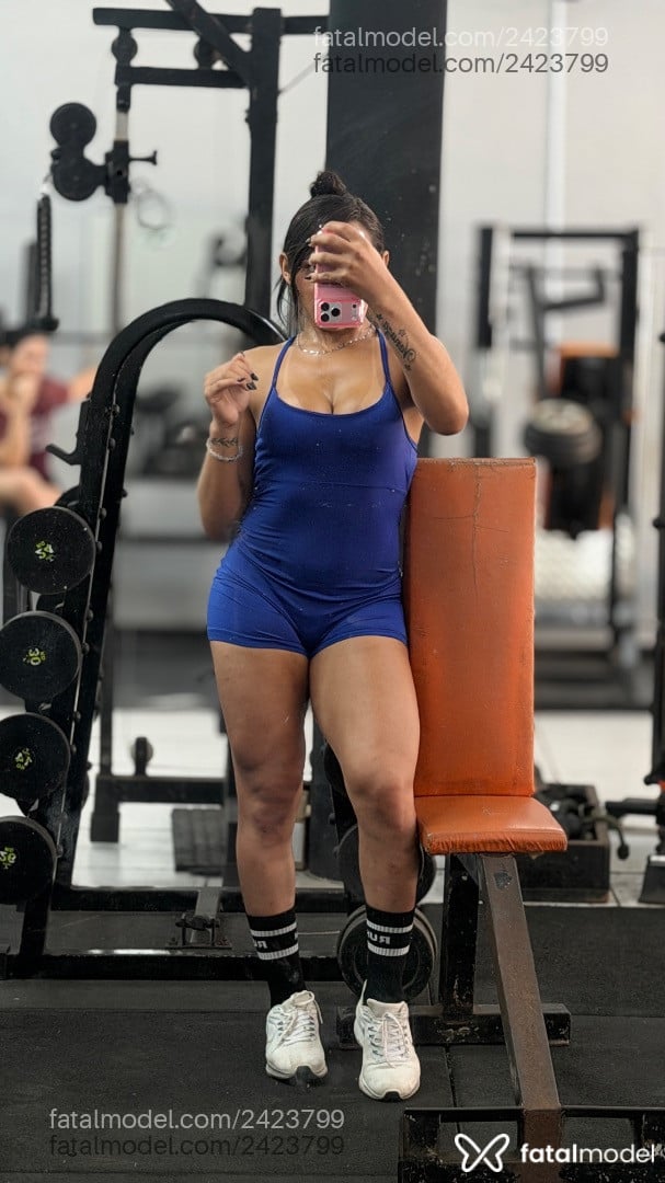 Acompanhante mulher trans morena (o) de olhos castanhos - Thaemyllyneves