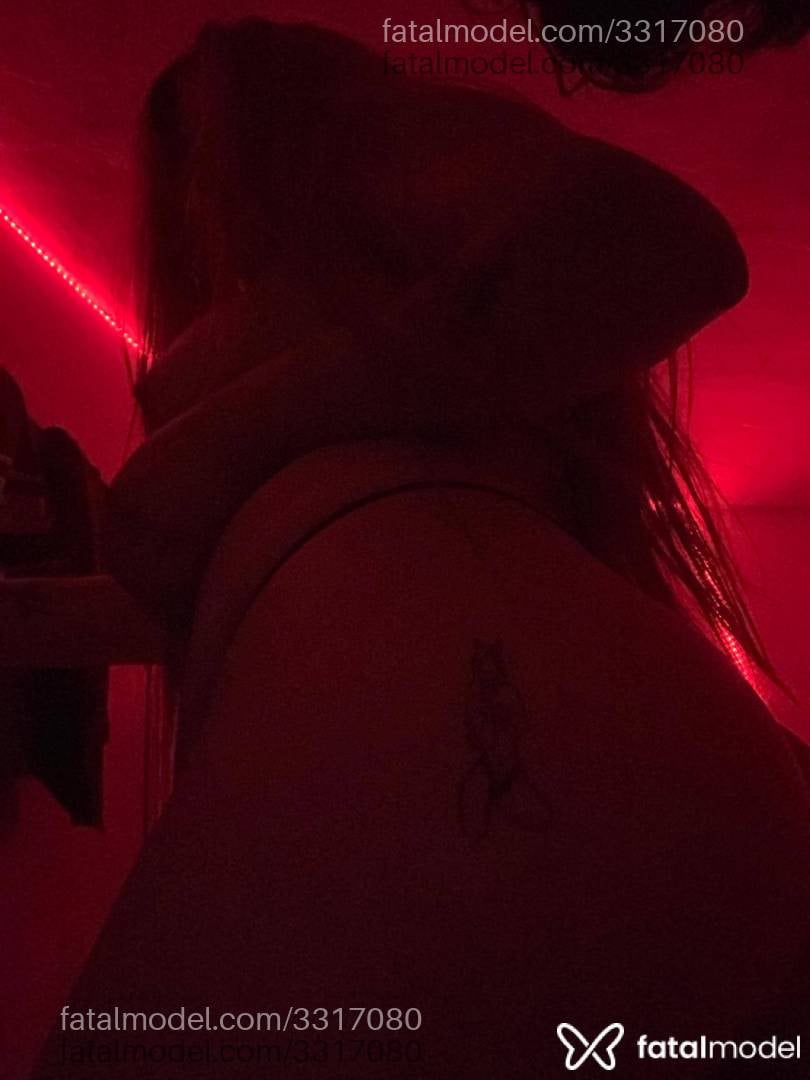Acompanhante mulher ruiva (o) de olhos pretos em Manaus - Emily