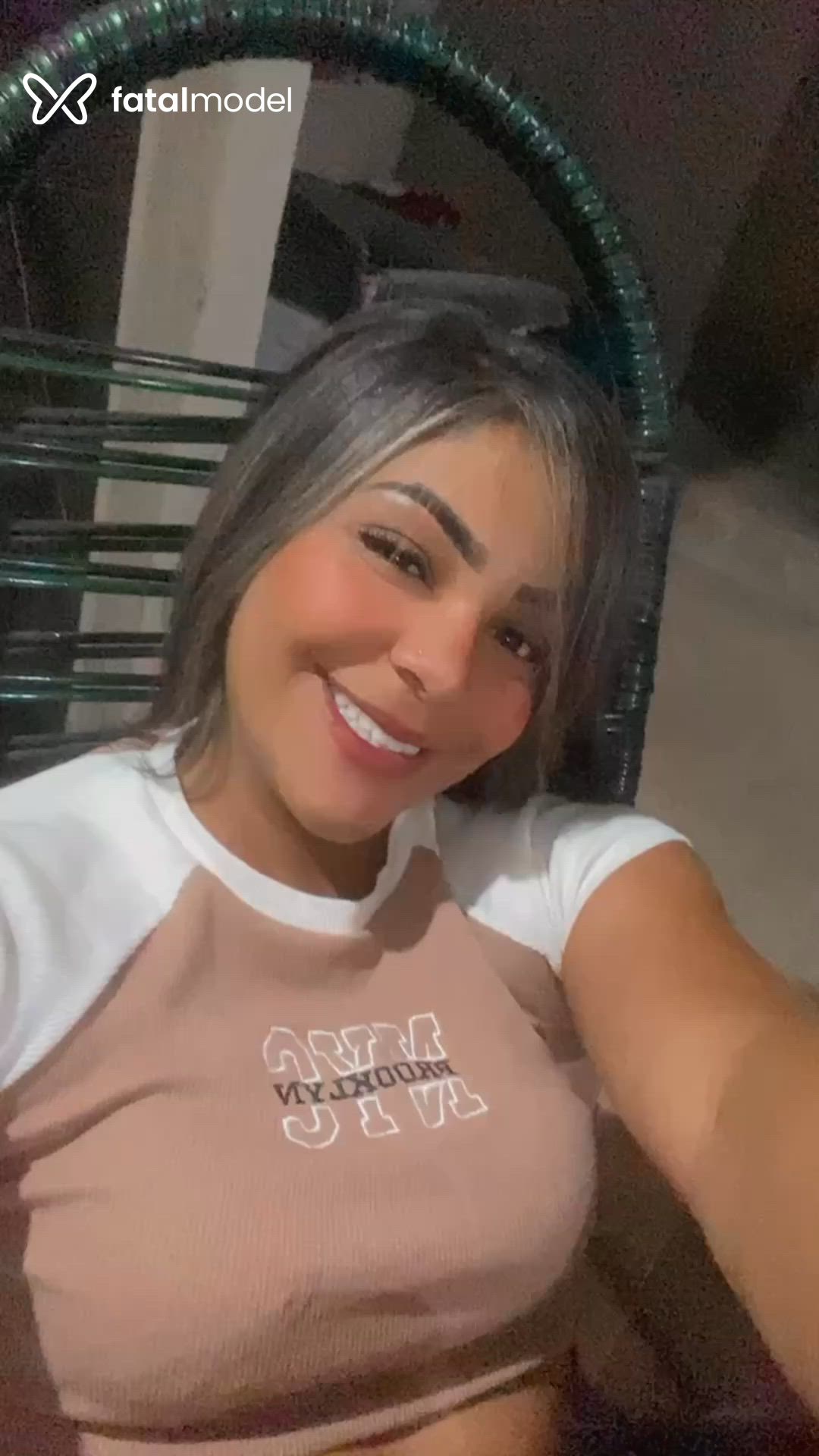 Acompanhante mulher loira (o) de olhos pretos - Emily Acompanhante mulher loira (o) de olhos pretos - Emily