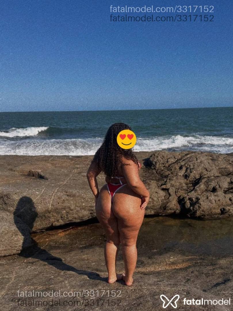 Acompanhante mulher com cabelo castanho de olhos mel - Gabriela Muniz