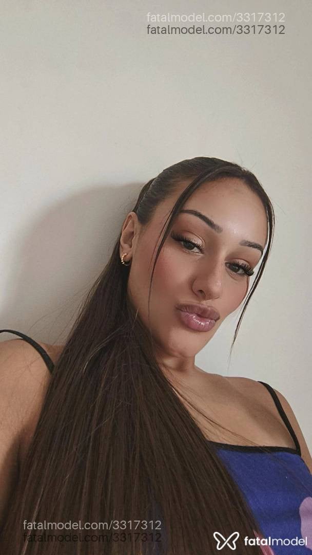 Acompanhante mulher com cabelo castanho de olhos castanhos em Alta Floresta - Mirella Ventura