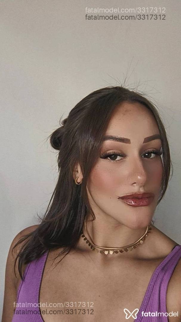 Acompanhante mulher com cabelo castanho de olhos castanhos em Alta Floresta - Mirella Ventura