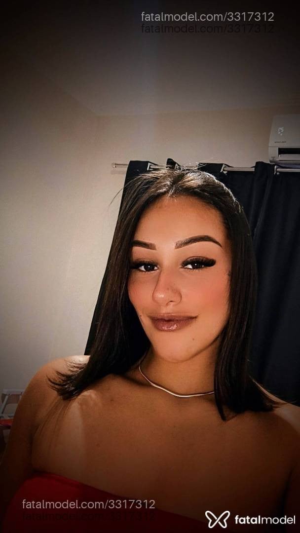 Acompanhante mulher com cabelo castanho de olhos castanhos em Alta Floresta - Mirella Ventura
