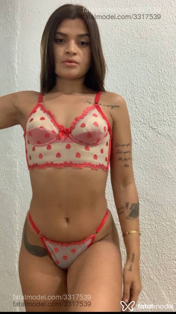 Acompanhante mulher com cabelo castanho de olhos castanhos em Maceió - Babi