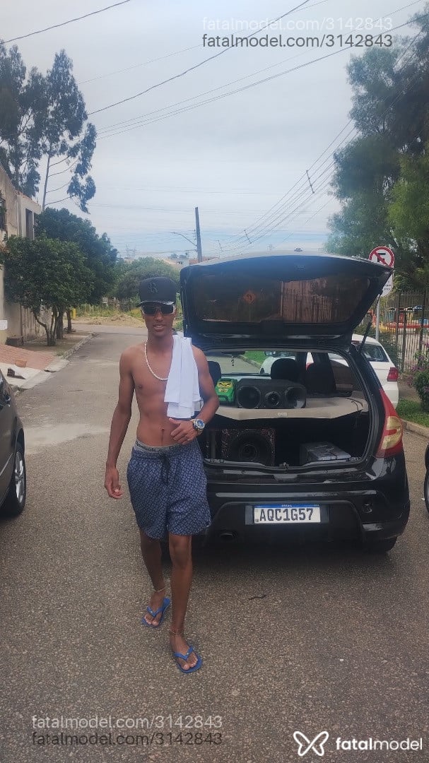 Acompanhante homem com cabelo castanho de olhos castanhos - Marlboro Sodaa