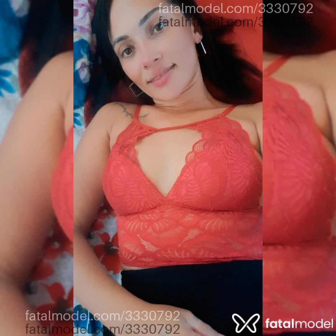 Acompanhante mulher com cabelo castanho de olhos castanhos - Lenny