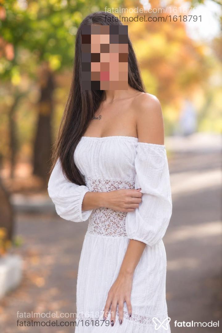 Acompanhante mulher com cabelo castanho de olhos castanhos - Bárbara