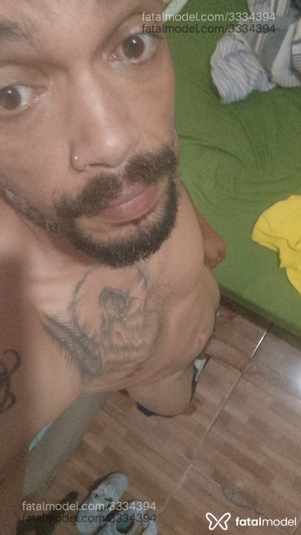 Acompanhante homem morena (o) de olhos castanhos - Elias