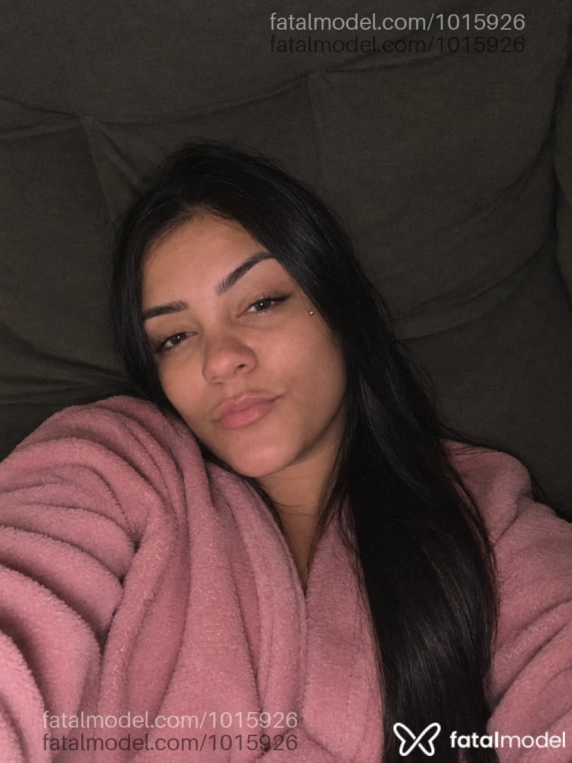Acompanhante mulher com cabelo castanho de olhos castanhos - Dalila
