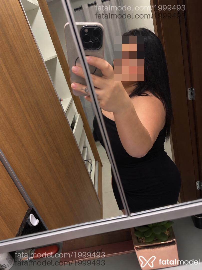 Acompanhante mulher com cabelo castanho de olhos castanhos - Babi