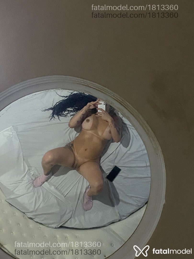 Acompanhante mulher morena (o) de olhos castanhos - Branca