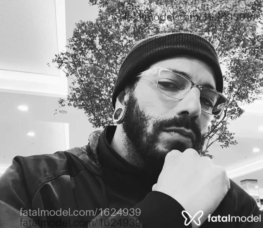 Acompanhante homem com cabelo castanho de olhos castanhos - Morenosarado