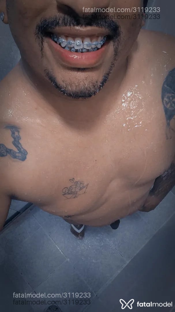 Acompanhante homem morena (o) de olhos castanhos - Negro Joey