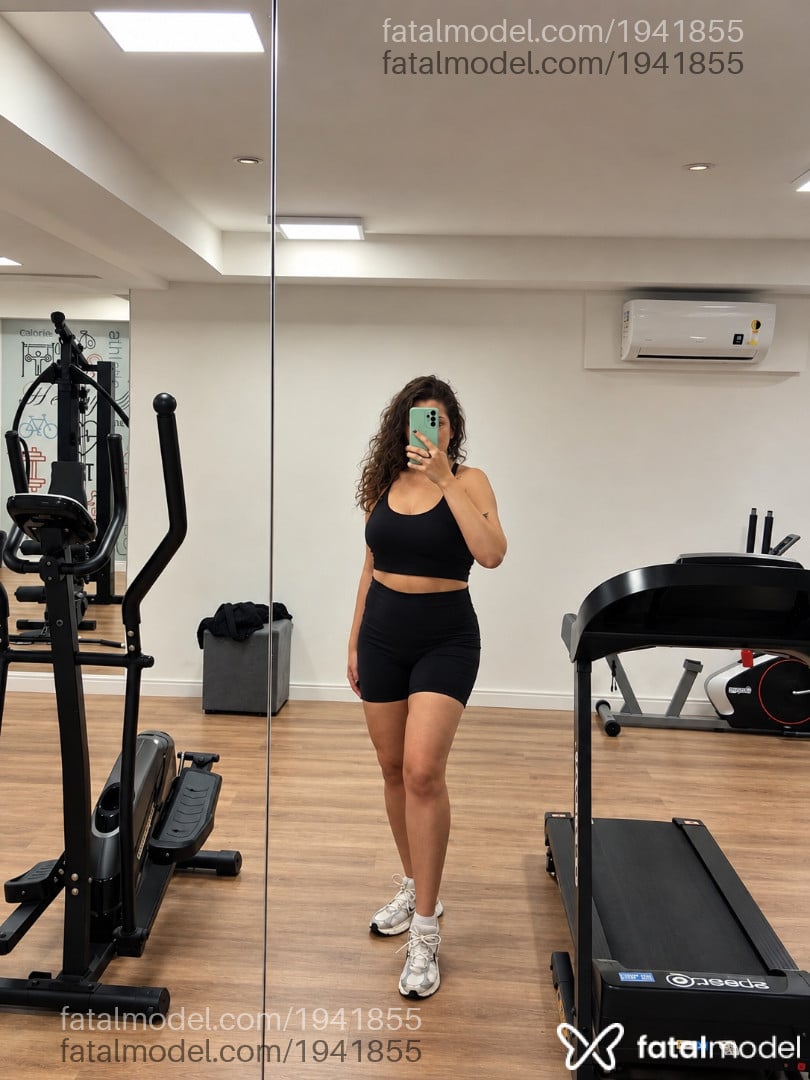 Acompanhante mulher com cabelo castanho de olhos castanhos - Bárbara Buarque