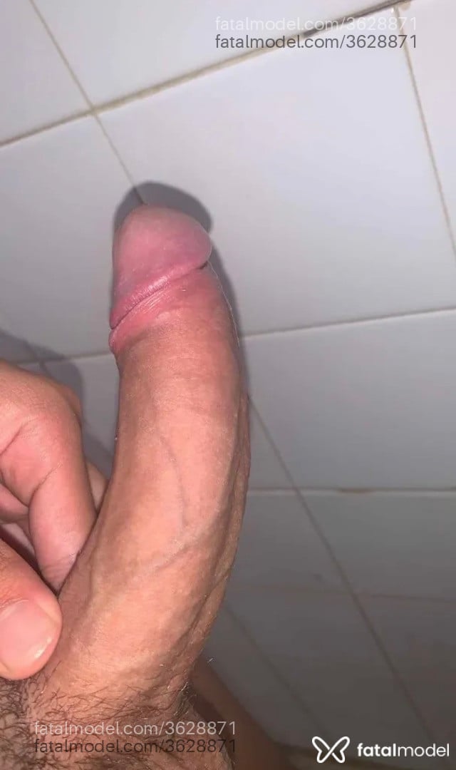 Acompanhante homem com cabelo castanho de olhos castanhos - Henrique