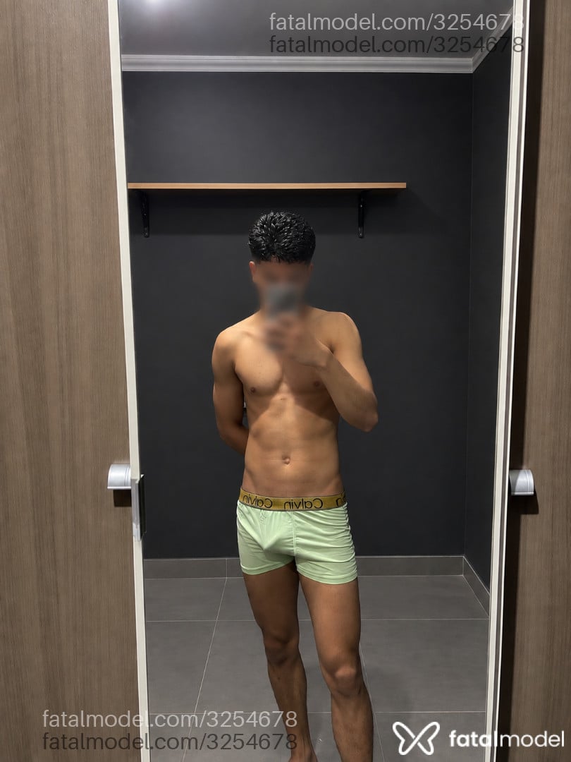 Acompanhante homem morena (o) de olhos castanhos - Rafael