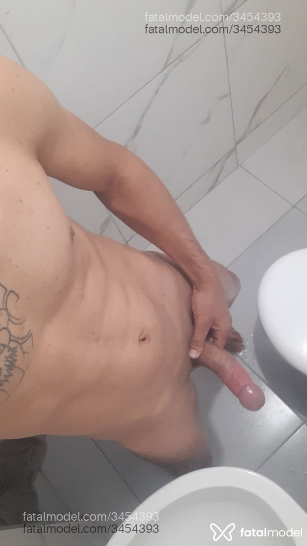 Acompanhante homem com cabelo castanho de olhos castanhos - Thiago