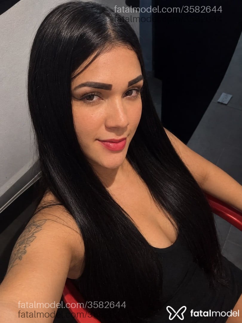 Acompanhante mulher com cabelo castanho de olhos castanhos - Amanda