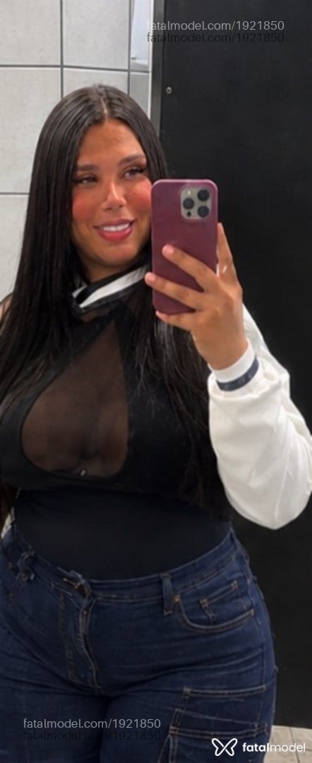 Acompanhante mulher trans morena (o) de olhos castanhos - Yndia