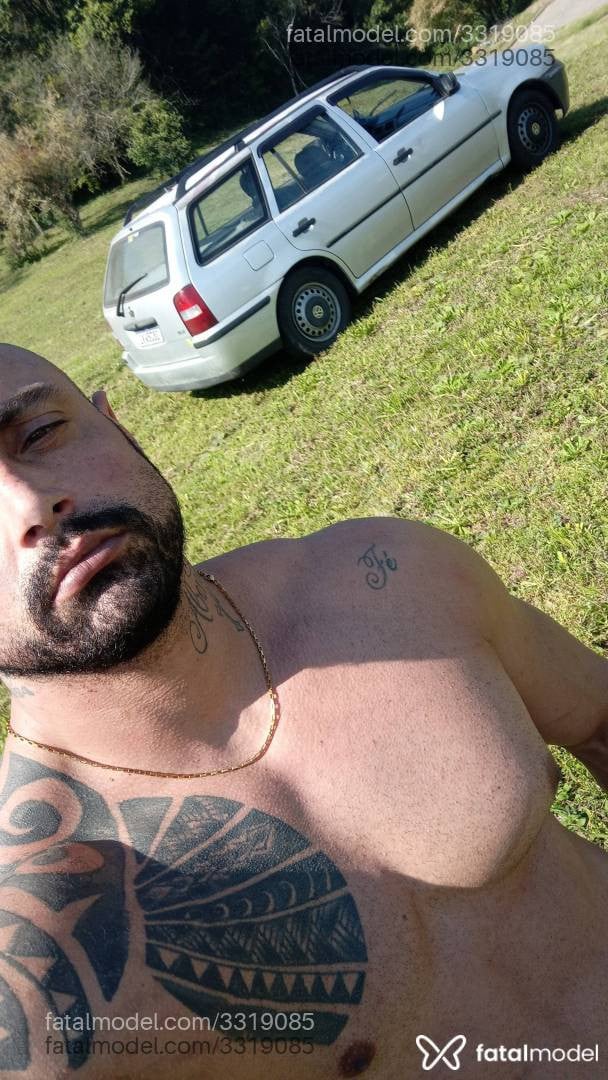 Acompanhante homem sem cabelo de olhos castanhos - Rafael