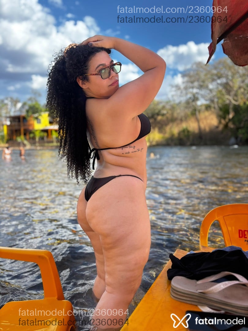Acompanhante mulher morena (o) de olhos castanhos - Clara