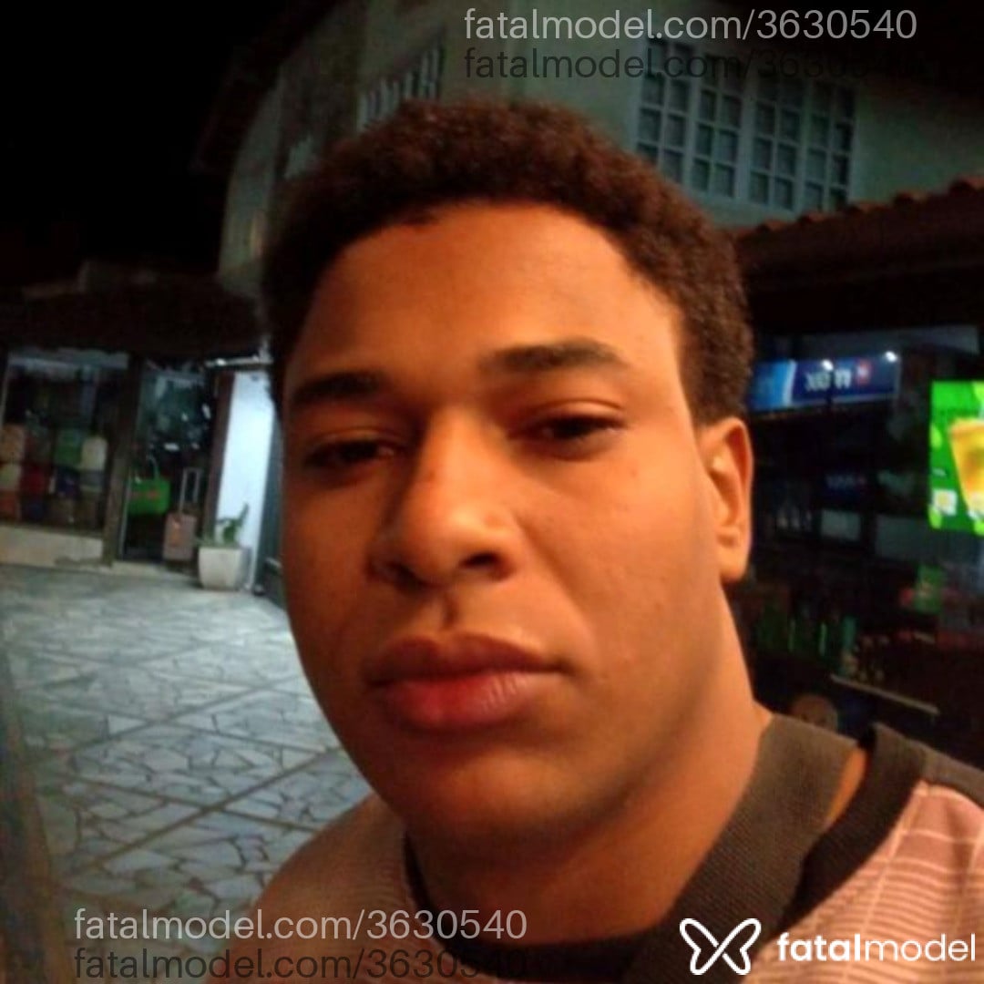 Acompanhante homem com cabelo castanho de olhos pretos - Henry