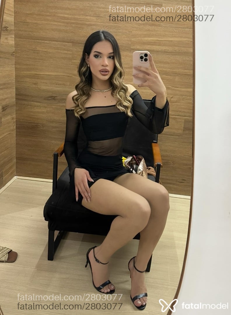 Acompanhante mulher trans loira (o) de olhos castanhos - Ana Bia
