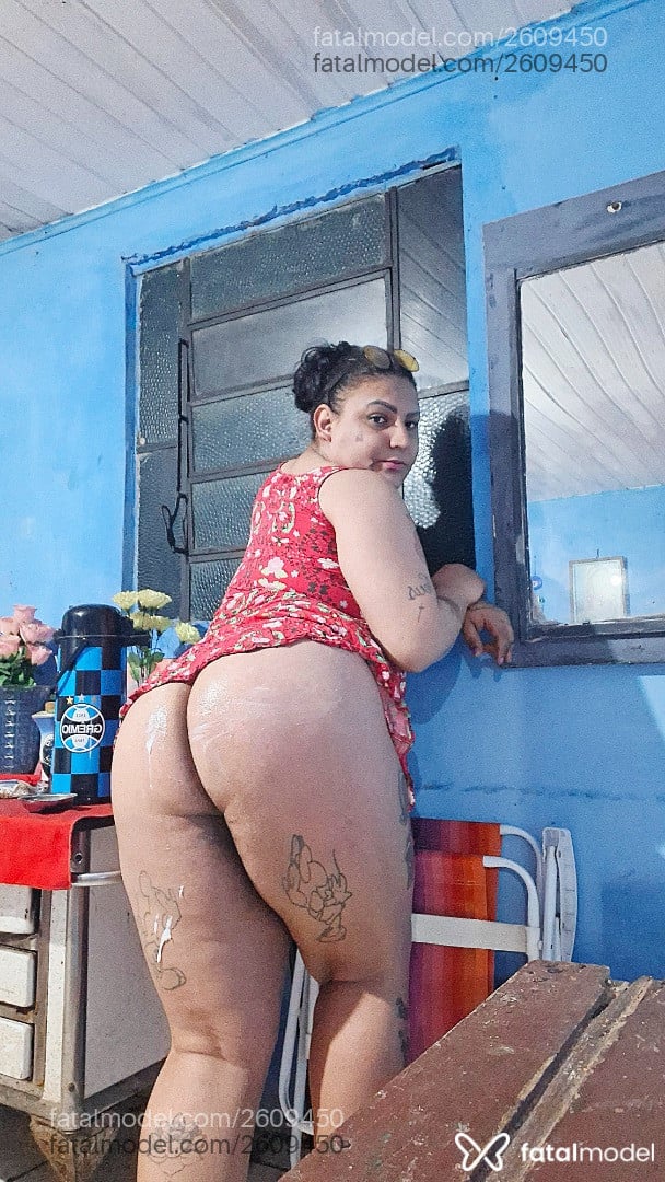 Acompanhante travesti com cabelo castanho de olhos pretos - Penélope