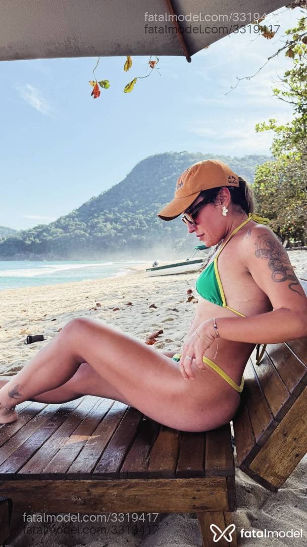 Acompanhante mulher loira (o) de olhos castanhos em Taubaté - Marcela