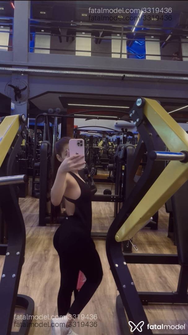 Acompanhante mulher com cabelo castanho de olhos castanhos em Criciúma - Sofia Sachês