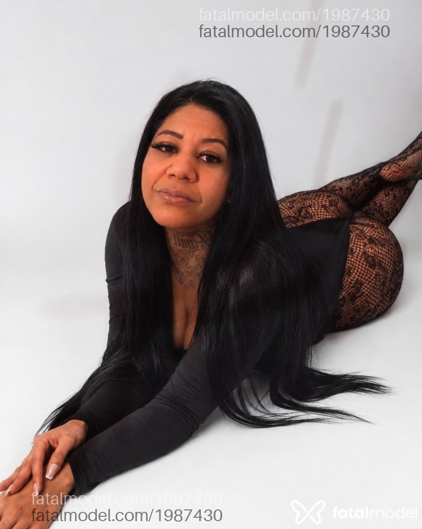 Acompanhante mulher morena (o) de olhos castanhos - Carol