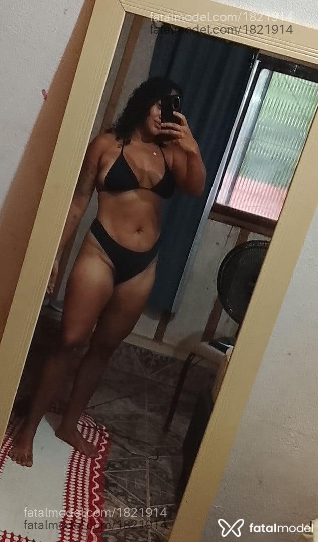 Acompanhante mulher morena (o) de olhos pretos - KAREN
